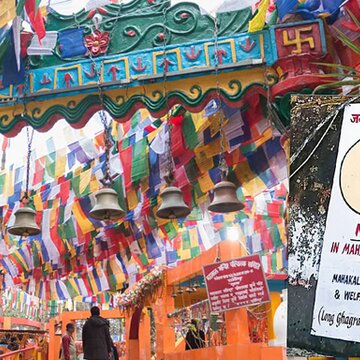 दार्जिलिंग के महाकाल मंदिर में स्कर्ट-शॉर्ट्स में महिलाओं के प्रवेश पर रोक, पर क्यों?