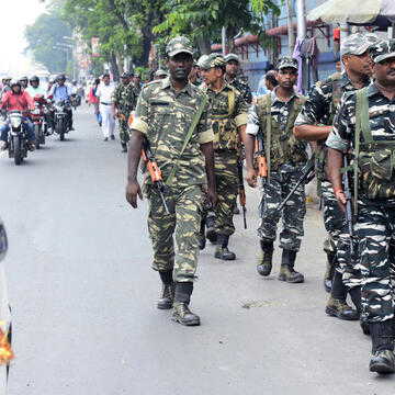 केंद्रीय बल के साथ मिलकर चुनाव वाले दिन परिस्थिति को संभालेंगे पुलिस कर्मी : आयोग का दिशा-निर्देश