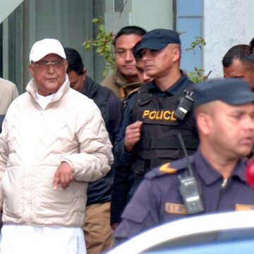 जनरेशन-ज़ेड आंदोलन हिंसा केसः काठमांडू कोर्ट में पेश हुए नेपाल के पूर्व प्रधानमंत्री ओली और पूर्व गृह मंत्री लेखक