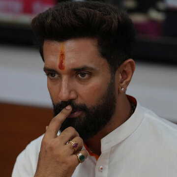 सरकारी योजनाओं को लेकर डर फैलाकर लोगों को गुमराह कर रही है कांग्रेस: चिराग पासवान