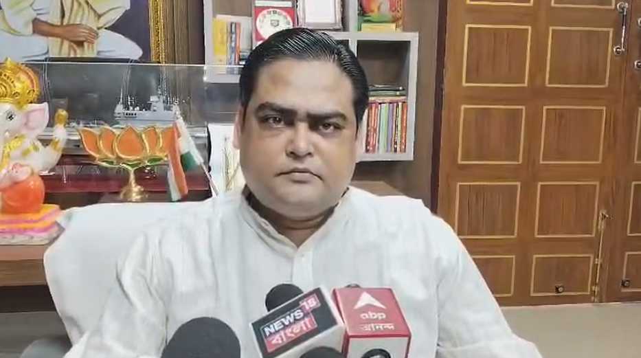 SIR को लेकर शांतनु ठाकुर का बड़ा बयान, कहा- अगर नाम कटा तो....मैं बनवा कर दूंगा वोटर कार्ड