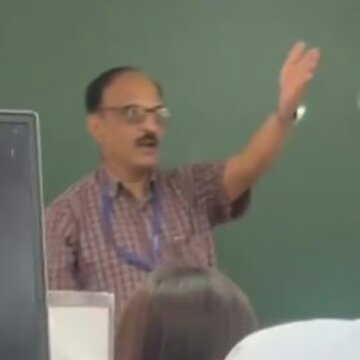 क्लासरूम में छात्र को ‘टेररिस्ट’ कहने का आरोप, बेंगलुरु में प्रोफेसर सस्पेंड, पुलिस ने दर्ज किया मामला