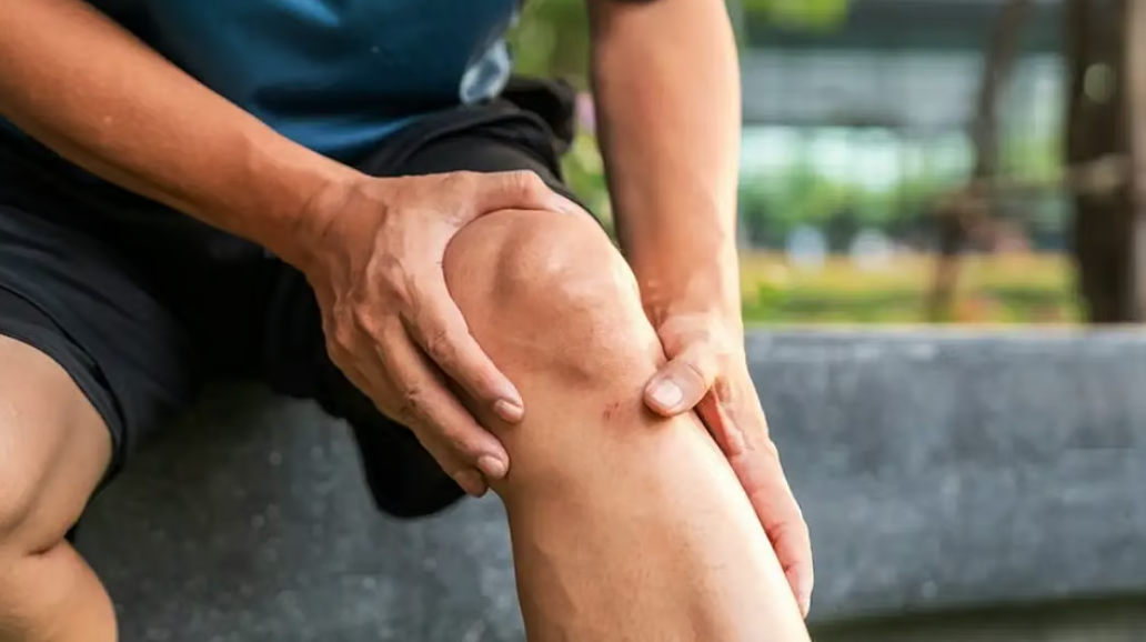 घुटने के दर्द में क्या होगा नुकसान? रोजाना ये 5 खाद्य पदार्थ खाने से दर्द बढ़ेगा और राहत नहीं मिलेगी