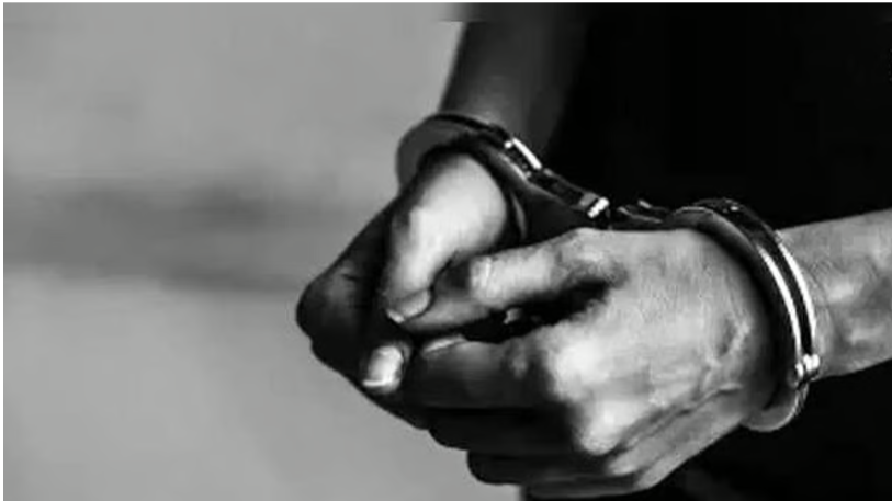 छात्रा से बलात्कार और ब्लैकमेल करने अभियुक्त पुलिस मुठभेड़ में घायल