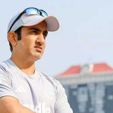 घरेलू मैदान पर टेस्ट की तस्वीर नहीं बदली, समर्थकों ने की गंभीर को हटाने की मांग