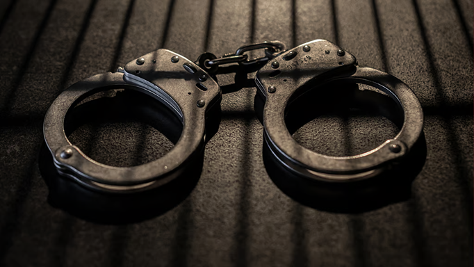 'SIR' का डर फैलाकर फर्जी सर्टिफिकेट बनाने का गोरखधंधा, चाचा-भतीजा गिरफ्तार