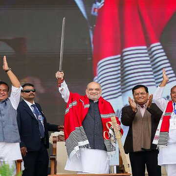 'असमिया पहचान से सिर्फ राहुल गांधी को दिक्कत', डिब्रूगढ़ की रैली में कांग्रेस पर बरसे अमित शाह