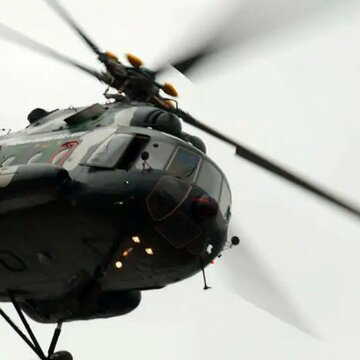 बाढ़ प्रभावितों को बचाने गई वायुसेना का हेलिकॉप्टर गिरा, 7 बच्चों समेत 15 की मौत