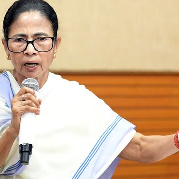 ममता बनर्जी ने SIR को 'सुपर इमरजेंसी' करार दिया, कहा - यह है 'वोटबंदी'