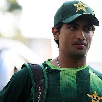 पाकिस्तानी क्रिकेटर नसीम शाह पर PCB का एक्शन, विवादित पोस्ट पर थमाया कारण बताओ नोटिस