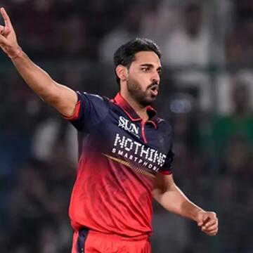 IPL 2026 में भुवनेश्वर कुमार का जलवा, 11 मैचों में 21 विकेट लेकर मचाया धमाल