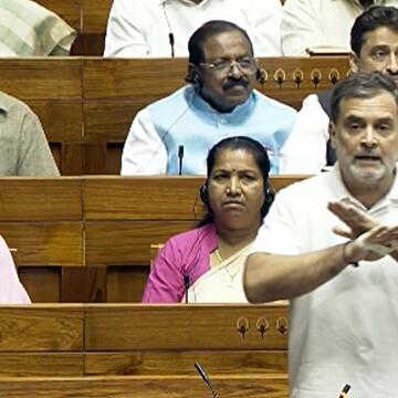 लोकसभा में महिला आरक्षण विधेयक गिरा, विपक्षी एकता पर राहुल गांधी ने अभिषेक बनर्जी को सराहा