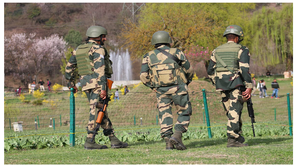 बिहार में शांतिपूर्ण मतदान के लिए केन्द्र सरकार एक हजार कंपनी बल तैनात करने की तैयारी में