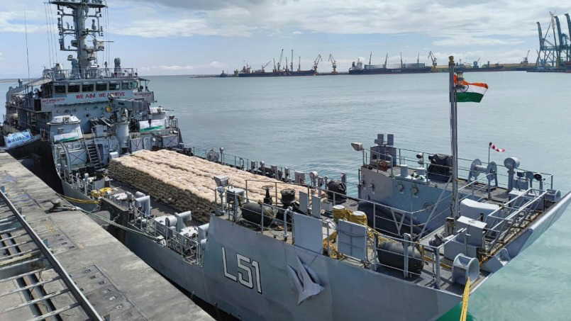 भारत ने श्रीलंका को राहत सामग्री भेजने के लिए ऑपरेशन सागर बंधु के तहत और अधिक नौसैनिक जहाज भेजे