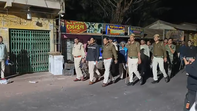 बासंती के चूड़ी बाजार में दो गुटों में हिंसक झड़प, 20 घायल