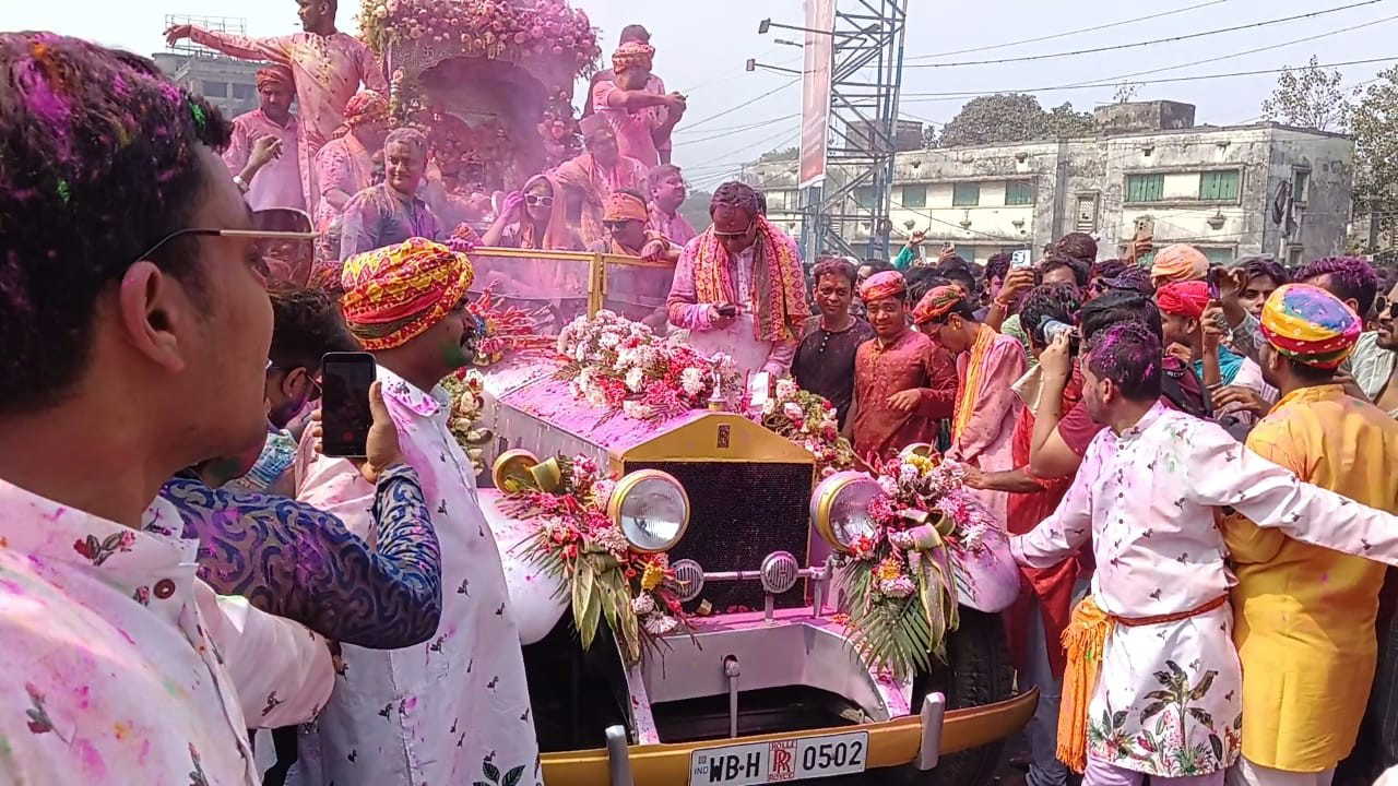 1921 की रोल्स रॉयस में निकली भगवान सत्यनारायण की भव्य शोभायात्रा