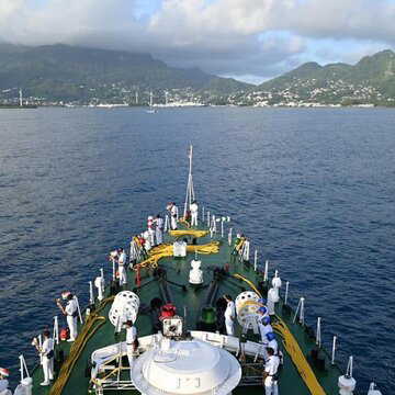 समुद्र सीमा के चौकस प्रहरी, 50वें स्थापना दिवस पर कदम रख रही है भारतीय तटरक्षी बल