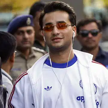 ‘अभिषेक को लेकर ईर्ष्या होती है...’, गंभीर के प्रिय छात्र होने का नतीजा ? संजू ने खोला राज