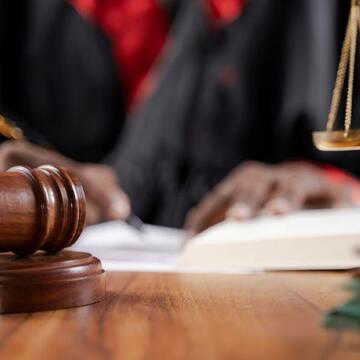 कोमा में पति, पत्नी को मिला बैंक खाते से पैसे निकालने का कानूनी अधिकार