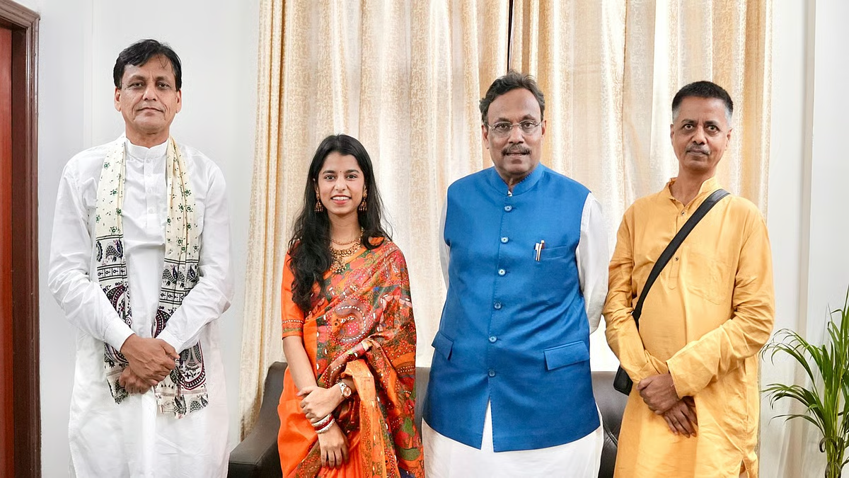 संगीत की दुनिया के बाद अब राजनीति में अपनी किस्मत आजमायेंगी मैथिली ठाकुर