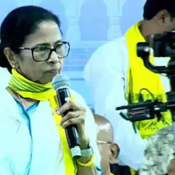 Bengal Election: ममता बनर्जी ने भाजपा पर साधा निशाना, कहा- “बंगाल को तोड़ने की चल रही साजिश”