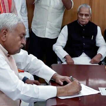 नीतीश ने राज्यसभा के लिए भरा नामांकन, बिहार में पहली बार भाजपा के नेतृत्व में सरकार बनने का रास्ता साफ!