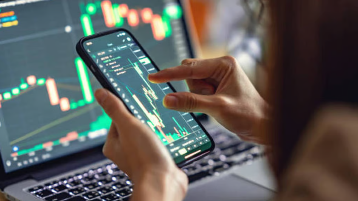 जीरो कर्ज , उच्च लाभांश – मजबूत आधार पर खड़े ये तीन शेयर, 2026 में ध्यान रखें