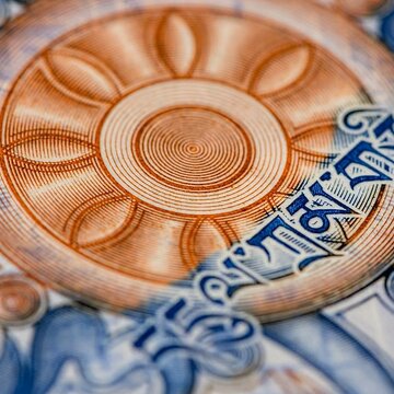 भले ही आप कितना भी प्रयास करें, घर में पैसा नहीं बच रहा है ? क्या आप ये गलतियाँ कर रहे हैं ?