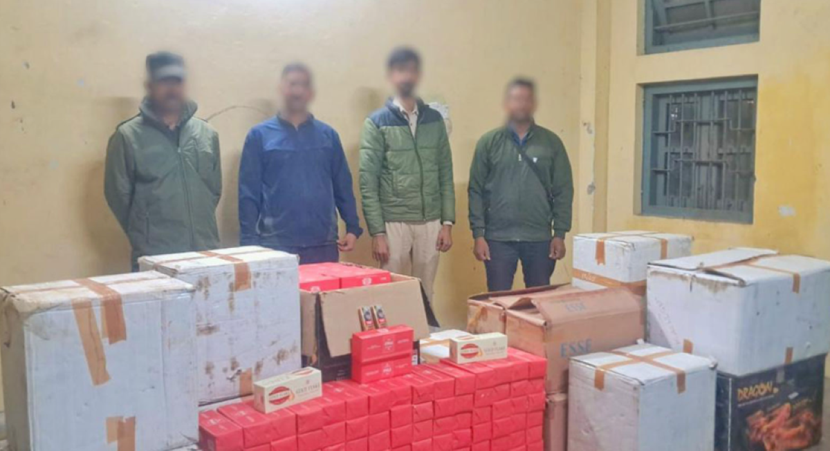 असम राइफल्स द्वारा सिलचर में 34 लाख रुपये की नकली सिगरेट जब्त