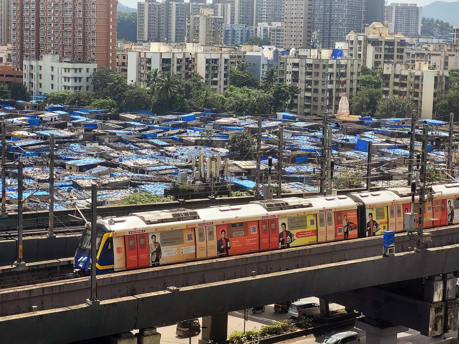 मुंबई मेट्रो के यात्रियों को अब मिलेगी लॉकर की सुविधा, कैसे बुक कर सकेंगे और कितना किराया? Details