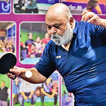 लाइमलाइट से दूर टेबल टेनिस कोर्ट में नजर आए सौरभ शुक्ला