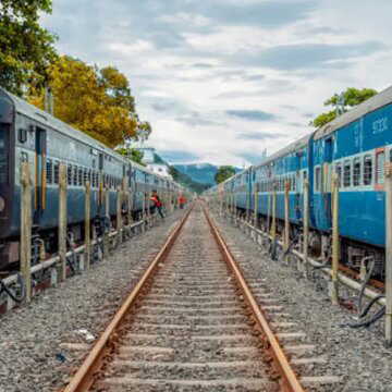 लापरवाह अफसरों पर कार्रवाई - भारतीय रेल दे रही स्वैच्छिक सेवानिवृत्ति