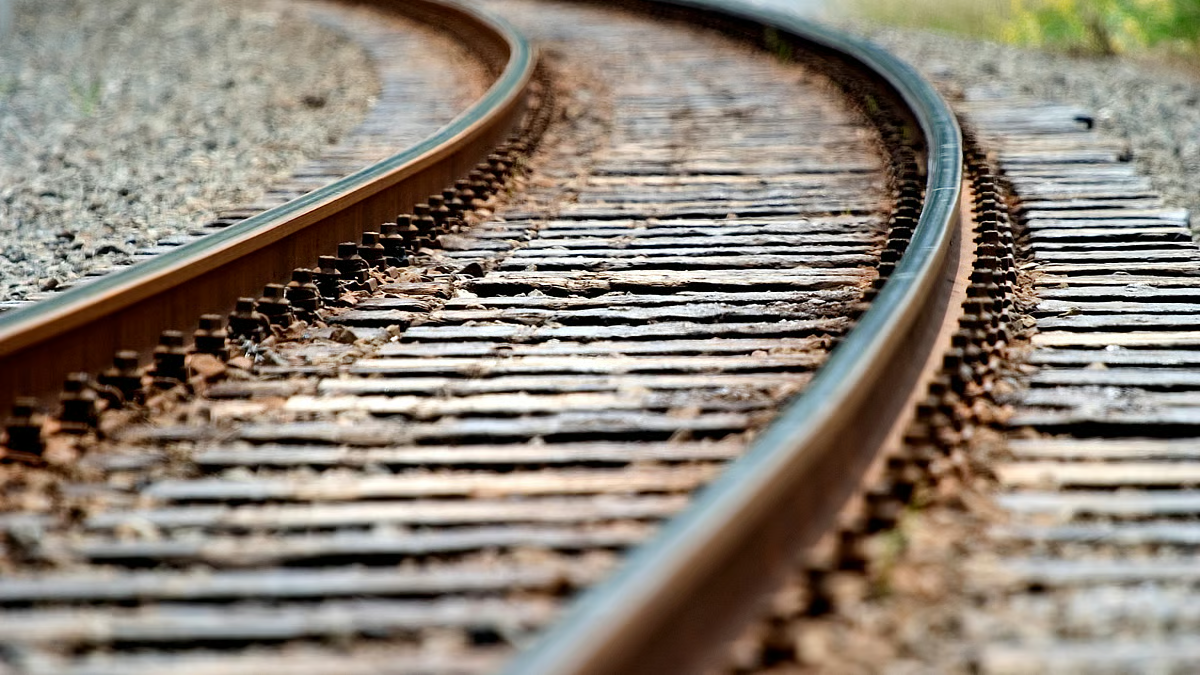 चुनाव से पहले 'अलादीन का जिन' बना केंद्र, बिहार को मिली 6000 करोड़ की रेल-सड़क परियोजना