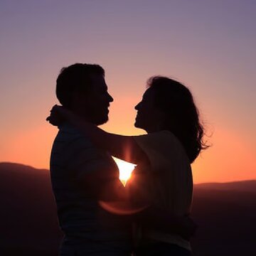 पहली बार प्यार हुआ है ? ये गलतियां कभी न करें