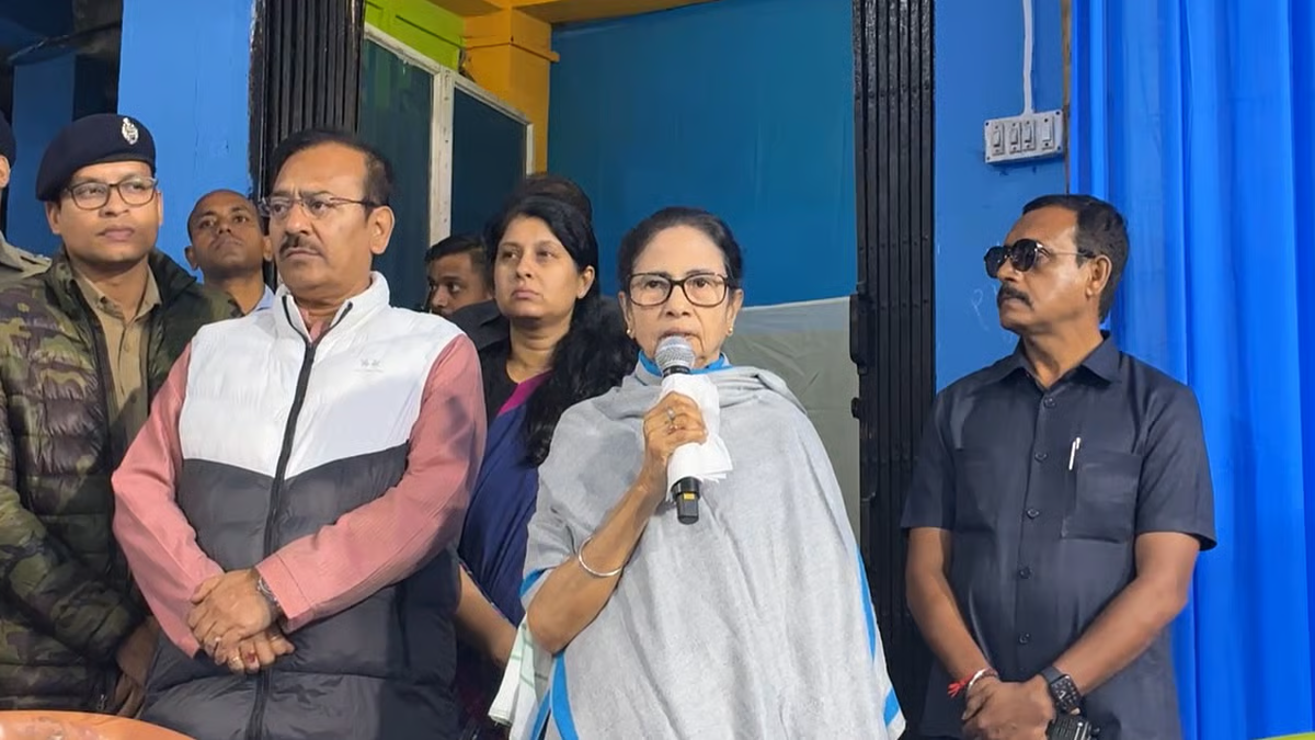 'एक दिन फोटो खिंचवाकर भाग गए', ममता ने भाजपा नेताओं पर साधा निशाना