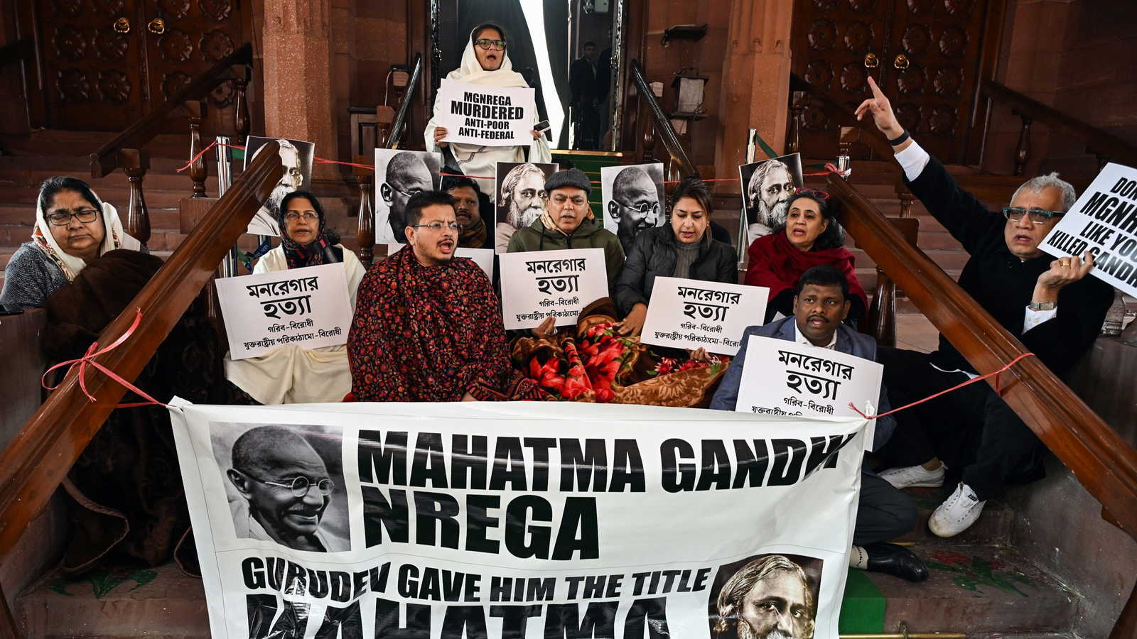 वीबी-जी राम जी विधेयक के पारित होने लेकर तीखे विरोध के बीच संसद का शीतकालीन सत्र 2025 समाप्त