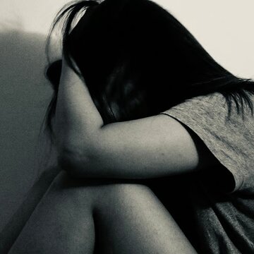 पीड़िता को दोस्त तक पहुंचाने वाले दो युवक भी अब हिरासत में हैं!