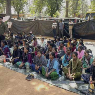 हिंसा छोड़कर मुख्यधारा की ओर: छत्तीसगढ़ में नक्सलियों का बड़ा आत्मसमर्पण