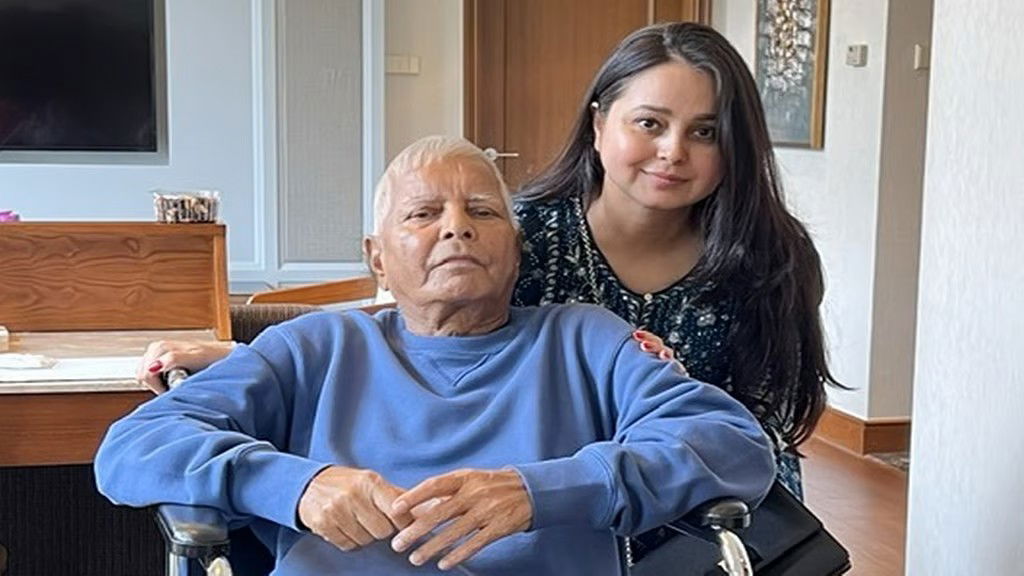 मैं अपने परिवार से नाता तोड़ रही हूं... लालू की बेटी रोहिणी का एक्स पर पोस्ट, पराजय का असर