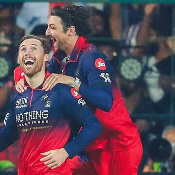 आरसीबी की जीत के पीछे दिनेश कार्तिक का मार्गदर्शन, फिल सॉल्ट ने बताया असली रणनीतिकार