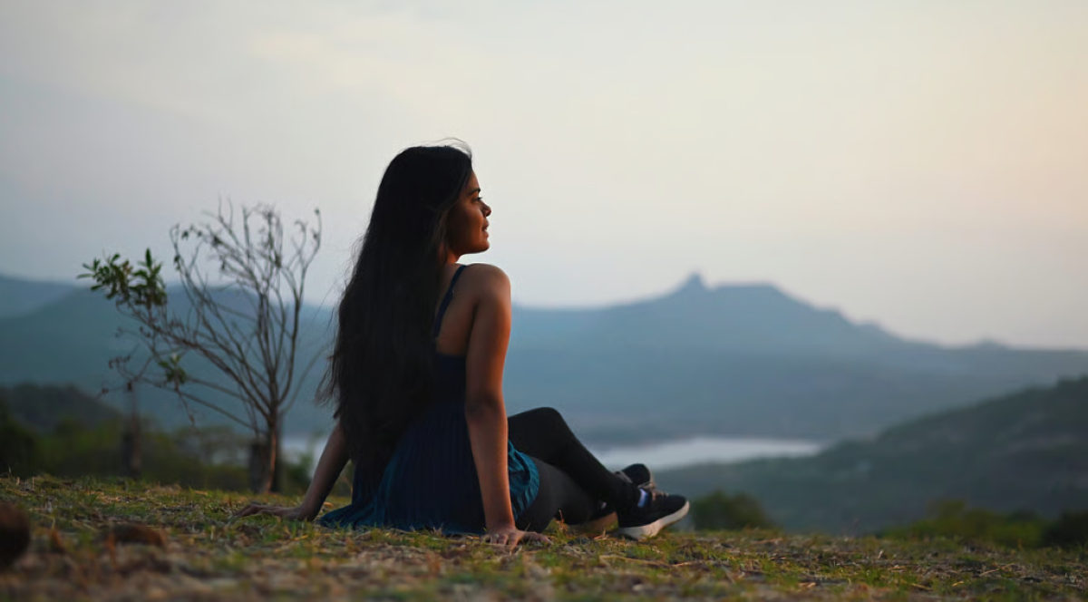 पार्टी होस्ट से सोलो ट्रिप तक, ब्रेकअप के दर्द को भूलने के लिए आप क्या-क्या कर सकते हैं?