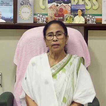 टीएमसी में अंदरूनी कलह पर ममता का पलटवार, बोलीं- पार्टी तोड़ना आसान नहीं