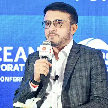 सौरव गांगुली ने डॉ. रवींद्र और कुम्बले के नाम पर स्टेडियम स्टैंड्स नामित करने के फैसले की सराहना की