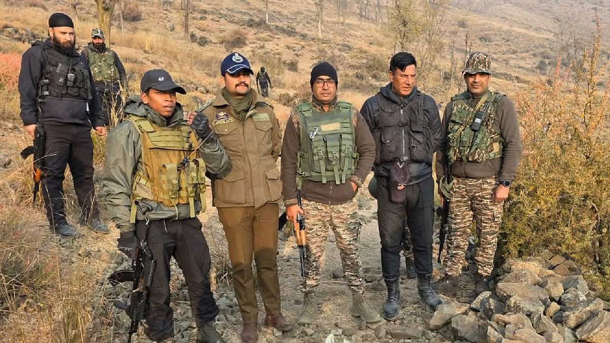 कश्मीर में जैश-ए-मोहम्मद के गुप्त ठिकाने का पता चला, विस्फोटक बरामद