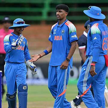 U-19 वर्ल्ड कपः हेनिल की घातक गेंदबाजी, अभिज्ञान के बल्ले ने भारत को दिलाई जीत
