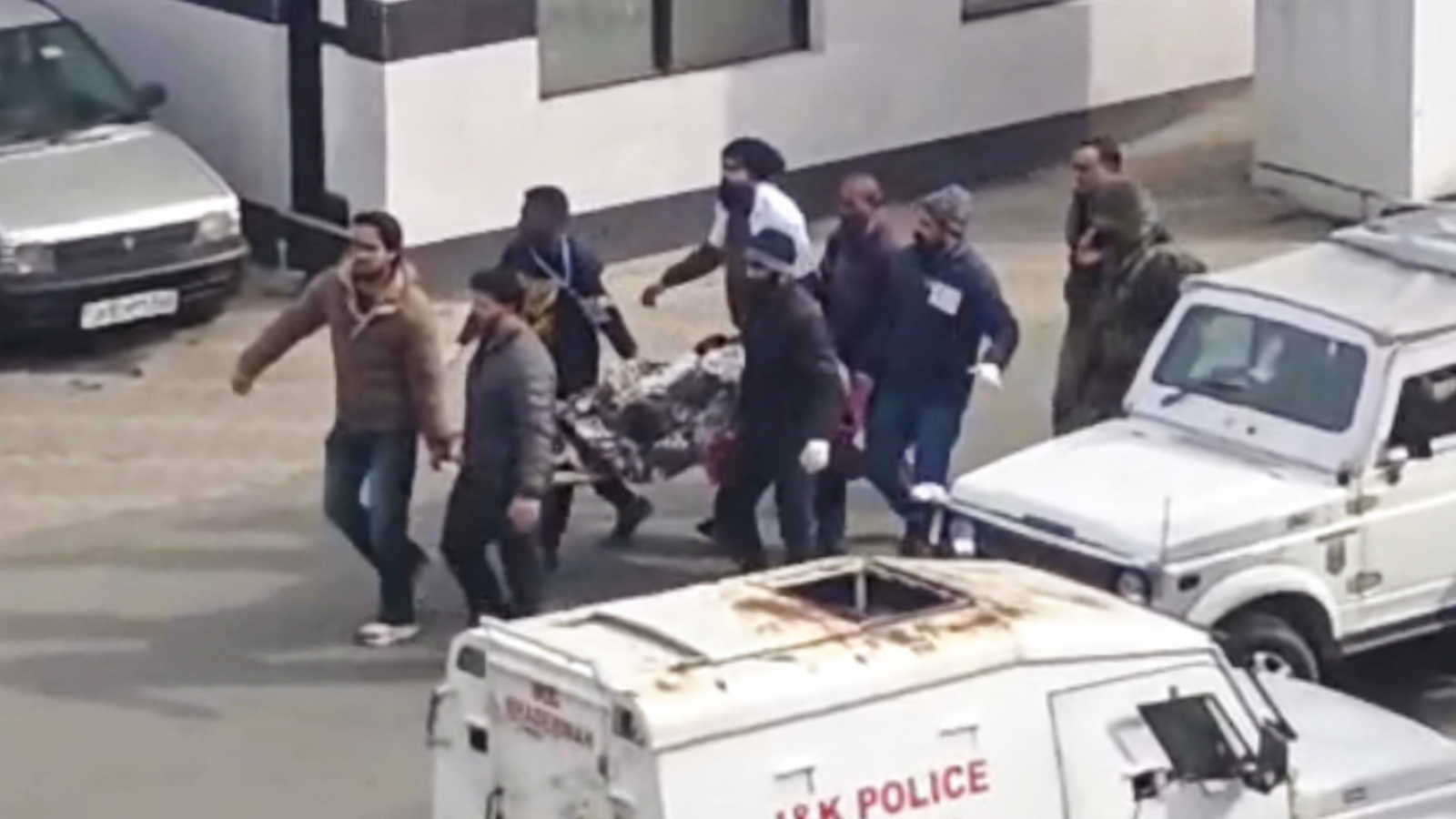 जम्मू-कश्मीर: डोडा में सेना का वाहन खाई में गिरा, 10 जवान शहीद, 11 घायल