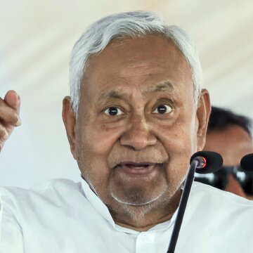 नीतीश कुमार फिर से जदयू के राष्ट्रीय अध्यक्ष बने, बिना मुकाबले जीत की वजह और पार्टी की रणनीति क्या कहती है