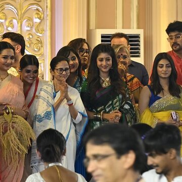 रेड रोड पर उमड़ा जनसैलाब, दुर्गा कार्निवल में रंगारंग कार्यक्रम