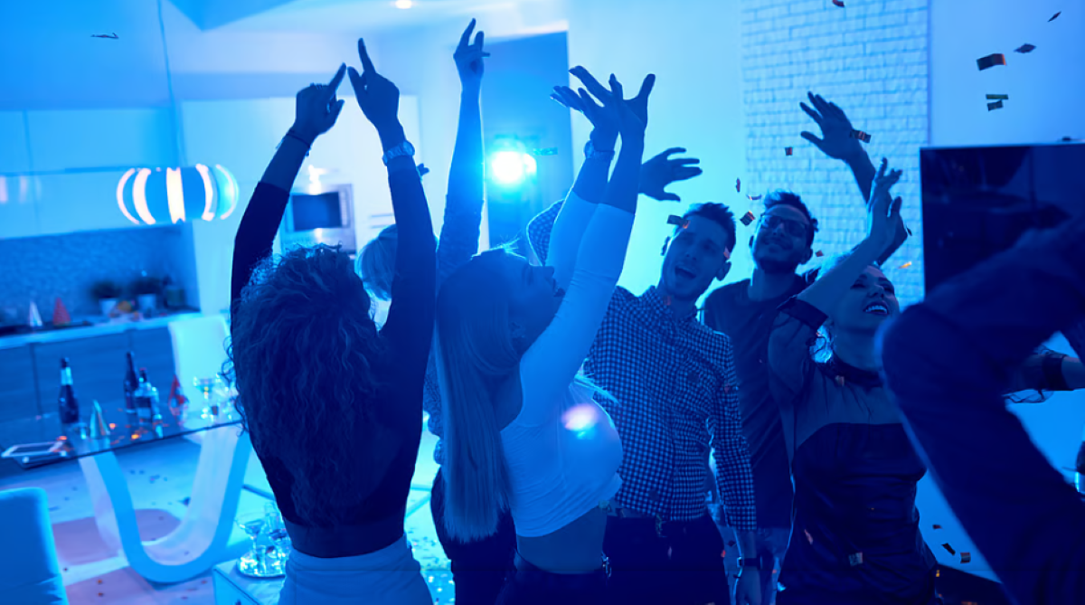 दोस्तों के साथ पार्टी करते समय सांस लेने में तकलीफ, गुरुग्राम में एयर होस्टेस की रहस्यमयी मौत