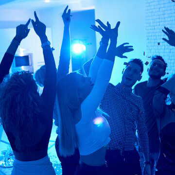 दोस्तों के साथ पार्टी करते समय सांस लेने में तकलीफ, गुरुग्राम में एयर होस्टेस की रहस्यमयी मौत